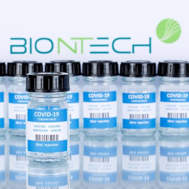 Biontech Coronavirus Aşısı Corona Virüsü COVID-19 Covid Aşıları Kare Şişeler