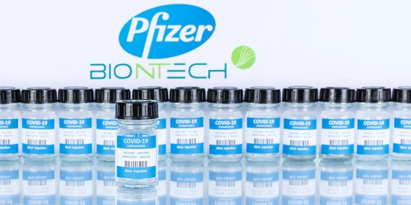 Pfizer Biontech Coronavirus Vaccine Corona Virus Covid Covid Vacciner Panoramaflaskor — Stockfoto