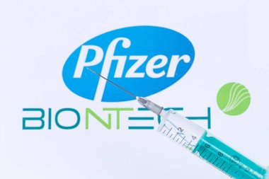 Biontech Pfizer Coronavirus Aşısı Corona Virüsü COVID-19 Covid şırınga aşısı şişeleri