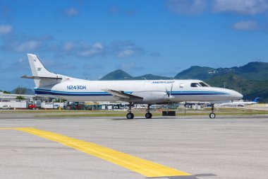Sint Maarten, Hollanda Antilleri - 16 Eylül 2016 Ameriflight Fairchild SA227-AT Expediter uçağı Karayiplerdeki Sint Maarten Havaalanı 'nda (SXM).