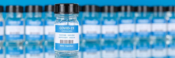 Coronavirus Szczepionka Butelka Corona Wirus Covid Covid Szczepionki Panoramiczny Widok — Zdjęcie stockowe