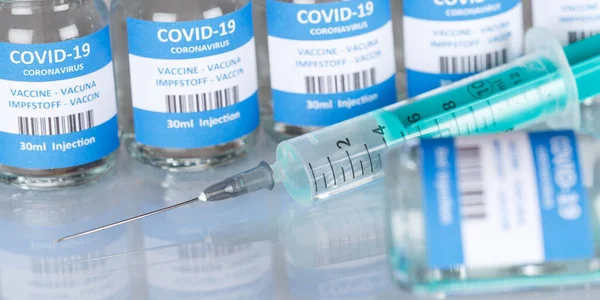 Coronavirus Vaccin Fles Corona Virus Spuit Covid Covid Vaccins Panoramisch — Stockfoto