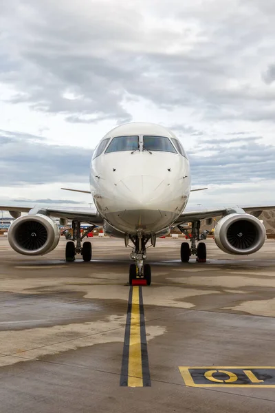 Одеколон Германия Ноября 2019 Немецкие Воздушные Пути Embraer 190 Самолет — стоковое фото