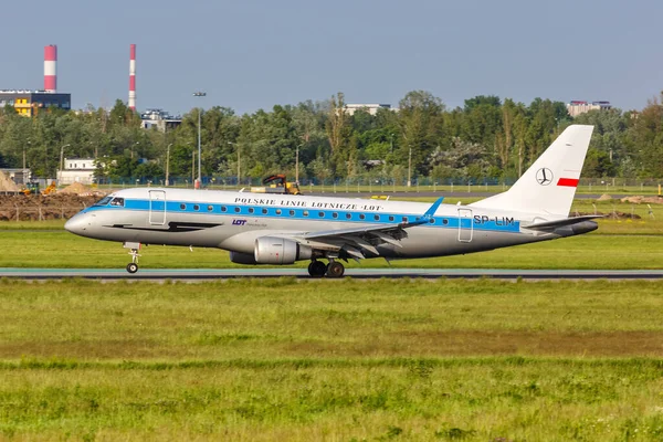 Warsaw Poland May 2019 Lot Polskie Linie Lotnicze Embraer 175 — Stock Photo, Image