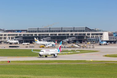 Stuttgart, Almanya - 8 Mayıs 2018 Stuttgart Havaalanı (STR).