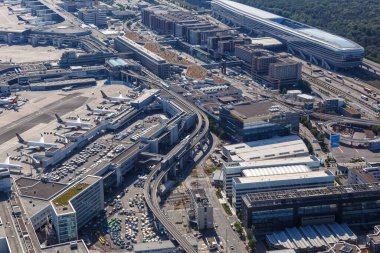 Frankfurt, Almanya - 27 Mayıs 2020 Frankfurt 1 Terminali Coronavirus Corona Virüs COVID-19 uçakları Almanya 'da hava görüntüsü.