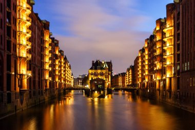 Hamburg Wasserschloss Şatosu Speicherstadt Almanya 'nın dönüm noktası