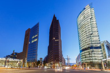 Berlin Skyline Potsdamer Platz Meydanı, Almanya 'nın simgesi.