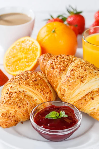 Croissant Reggeli Croissant Narancs Kávé Élelmiszer Hotel Büfé Lekvár Portré — Stock Fotó