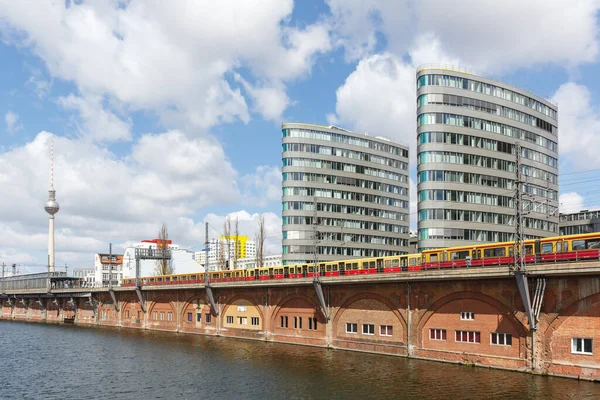 Berlín Alemania Abril 2021 Bahn Regional Train Deutsche Bahn Jannowitz —  Fotos de Stock