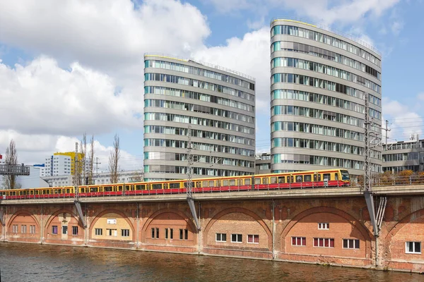 Berlín Alemania Abril 2021 Bahn Regional Train Deutsche Bahn Jannowitz —  Fotos de Stock