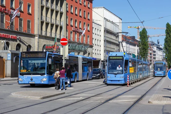 Мюнхен Німеччина Червня 2021 Транспорт Трамваїв Автобусів Головній Станції Мюнхені — стокове фото