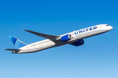 Frankfurt, Almanya - 13 Şubat 2021 United Airlines Boeing 787-10 Dreamliner uçağı Frankfurt Havaalanı 'nda (FRA).