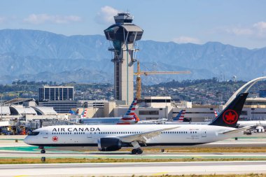 Los Angeles, California - 12 Nisan 2019 Air Canada Boeing 787-9 Dreamliner uçağı Los Angeles Havalimanı 'nda (LAX).