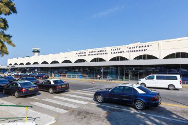 Rodos, Yunanistan - 13 Eylül 2018 Rodos Havaalanı Terminali (RHO).