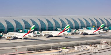Dubai, Birleşik Arap Emirlikleri - 27 Mayıs 2021 Emirates Airbus A380 Dubai havaalanı (DXB) Birleşik Arap Emirlikleri.