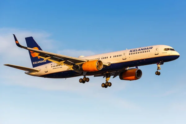 Londres Reino Unido Julio 2018 Icelandair Boeing 757 200 Avión — Foto de Stock