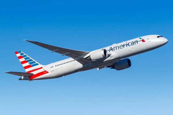 Frankfurt Alemania Febrero 2021 American Airlines Boeing 787 Dreamliner Airplane — Foto de Stock