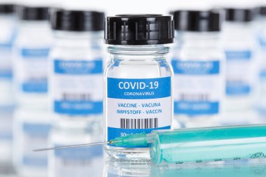 Coronavirus aşı şişesi Corona Virüs şırıngası COVID-19 Covid aşı şişeleri