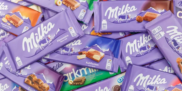 Estugarda Alemanha Março 2021 Chocolates Chocolate Milka Diferentes Tipos Banner — Fotografia de Stock