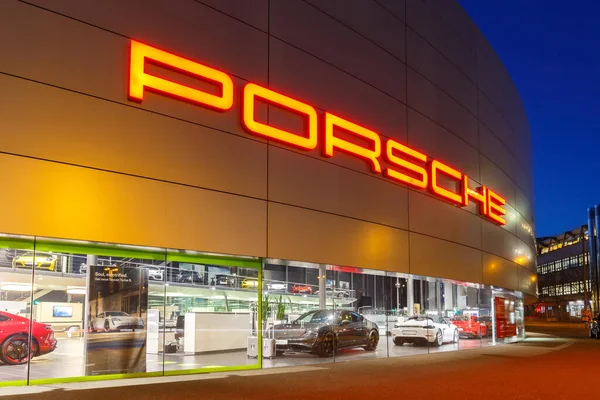 Stuttgart Duitsland Maart 2021 Porsche Auto Dealer Auto Stuttgart Duitsland — Stockfoto