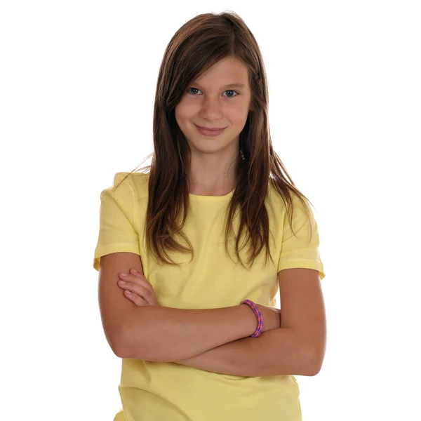 Портрет девочки-подростка со сложенными руками — стоковое фото
