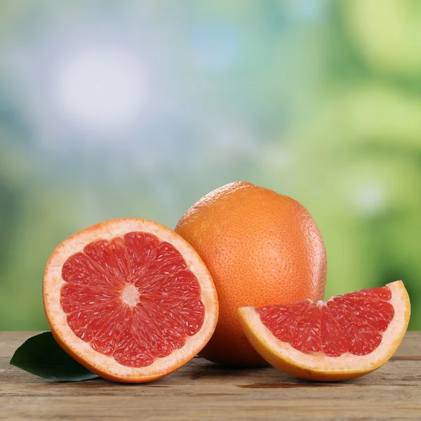 Grapefruit fruits in summer — Stock Photo, Image