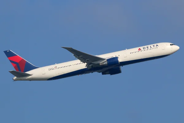 Του δέλτα γραμμές αέρα Boeing 767-400 — Φωτογραφία Αρχείου