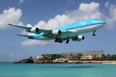 KLM Boeing 747-400 St. Martin açılış