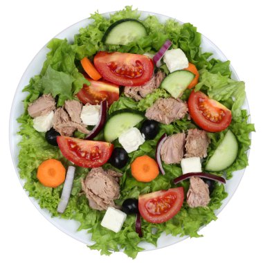Ton balıklı salata domates ve kase yukarıdan zeytin ile