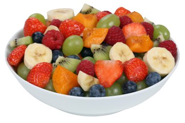 Bir kase çilek, yaban mersini ve kayısı ile meyve salatası