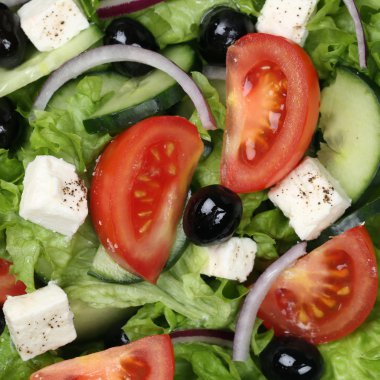 Arka plan Yunan salata domates, beyaz peynir ve zeytin ile