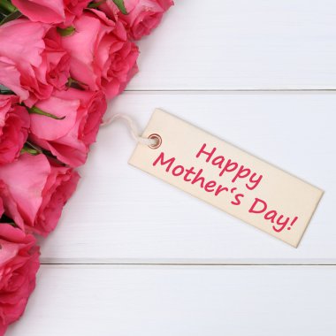 Mutlu anneler günü gül çiçek ve tebrik kartı