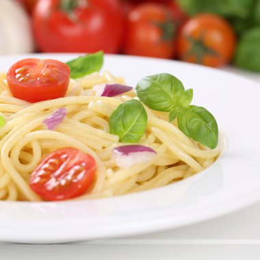 İtalyan mutfağı spagetti makarna makarna yemek pl domates ile