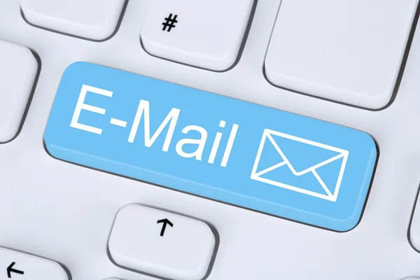 Sending E-Mail message via internet on computer — Stock Photo, Image