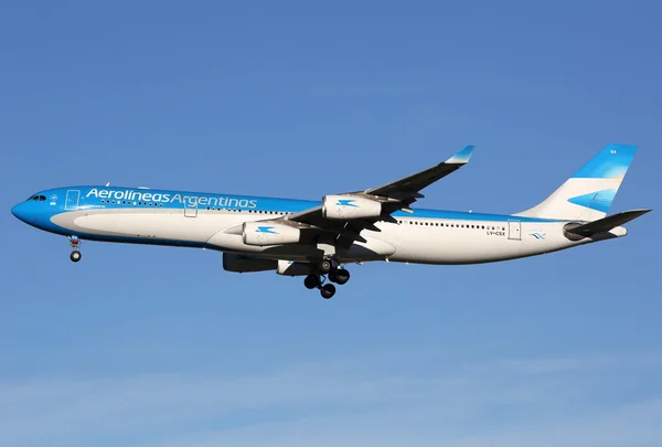 Πτήσεις της Aerolineas Argentinas Airbus A340-300 αεροπλάνο — Φωτογραφία Αρχείου