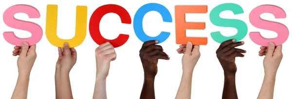 Multi grupo étnico de pessoas segurando a palavra sucesso — Fotografia de Stock