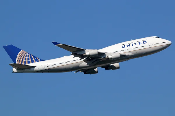 United Airlines Boeing 747-400 uçak — Stok fotoğraf