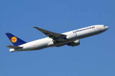 Lufthansa kargo Boeing 777-F uçak