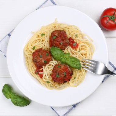 İtalyan mutfağı spagetti yemekle köfte erişte makarna