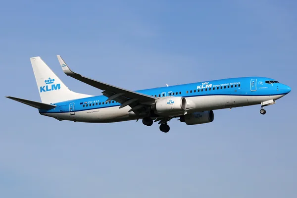 Самолёты KLM Royal Dutch Airlines Boeing 737-800 — стоковое фото