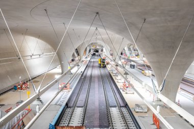 Stuttgart, Almanya - 16 Kasım 2025: Almanya 'nın Stuttgart kentindeki Stuttgart 21 ana tren istasyonu.