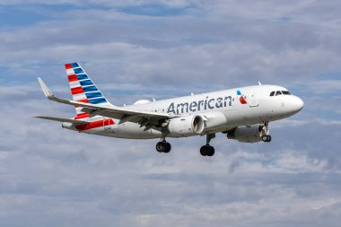 Miami, ABD - 6 Kasım 2025: American Airlines Airbus A319, Miami Havaalanı, ABD.
