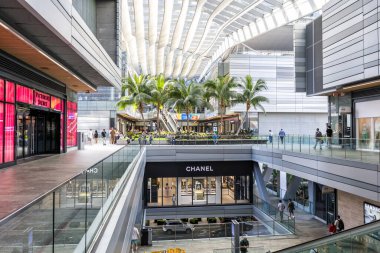 Miami, ABD - 3 Kasım 2025: Miami Brickell City Centre Modern alışveriş merkezi, ABD.