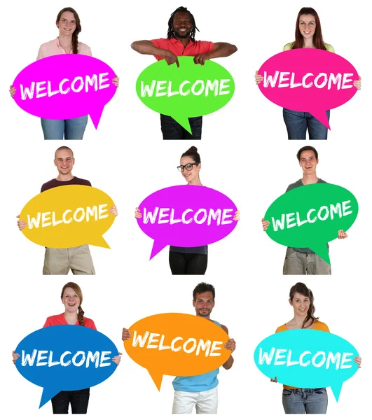 Refugees welcome group of young multi ethnic people with speech — Stockfoto