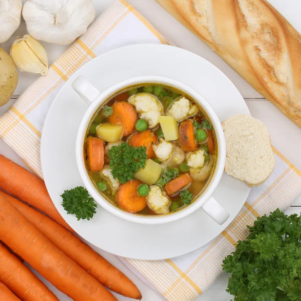 Vegetable soup meal with vegetables in bowl from above healthy e — Φωτογραφία Αρχείου