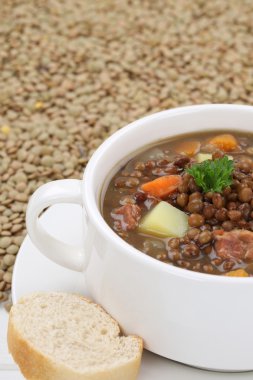 Birçok mercimek closeup ile mercimek çorbası güveç