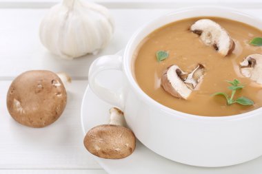 Mantar çorbası yemek kase mantar ile