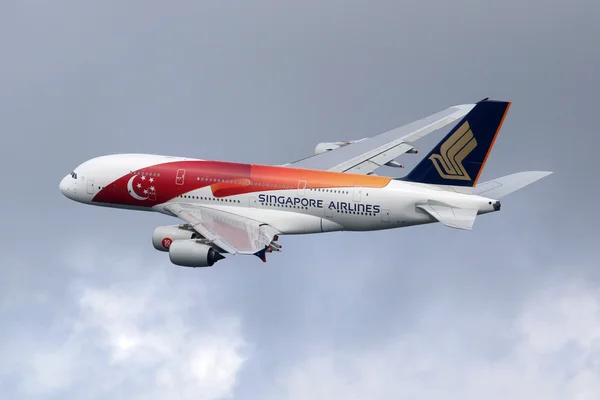 Singapore Airlines Airbus A380 airplane — Stock Photo, Image