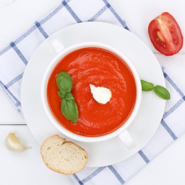 Domates çorbası yemek sağlıklı beslenme yukarıda kase domatesli